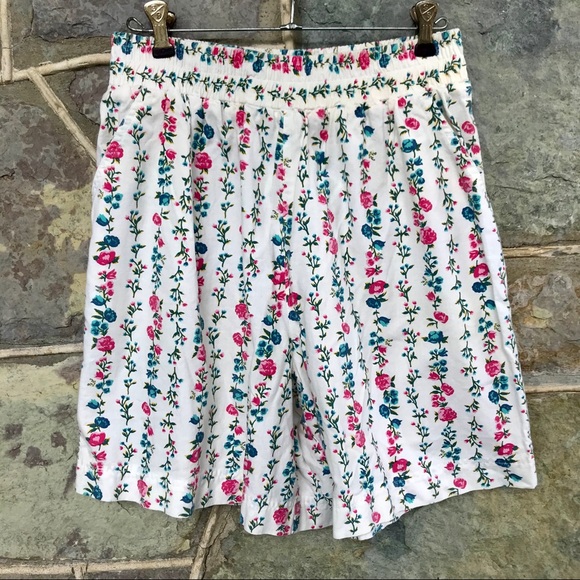 Vintage high waisted floral shorts - Picture 2 of 6